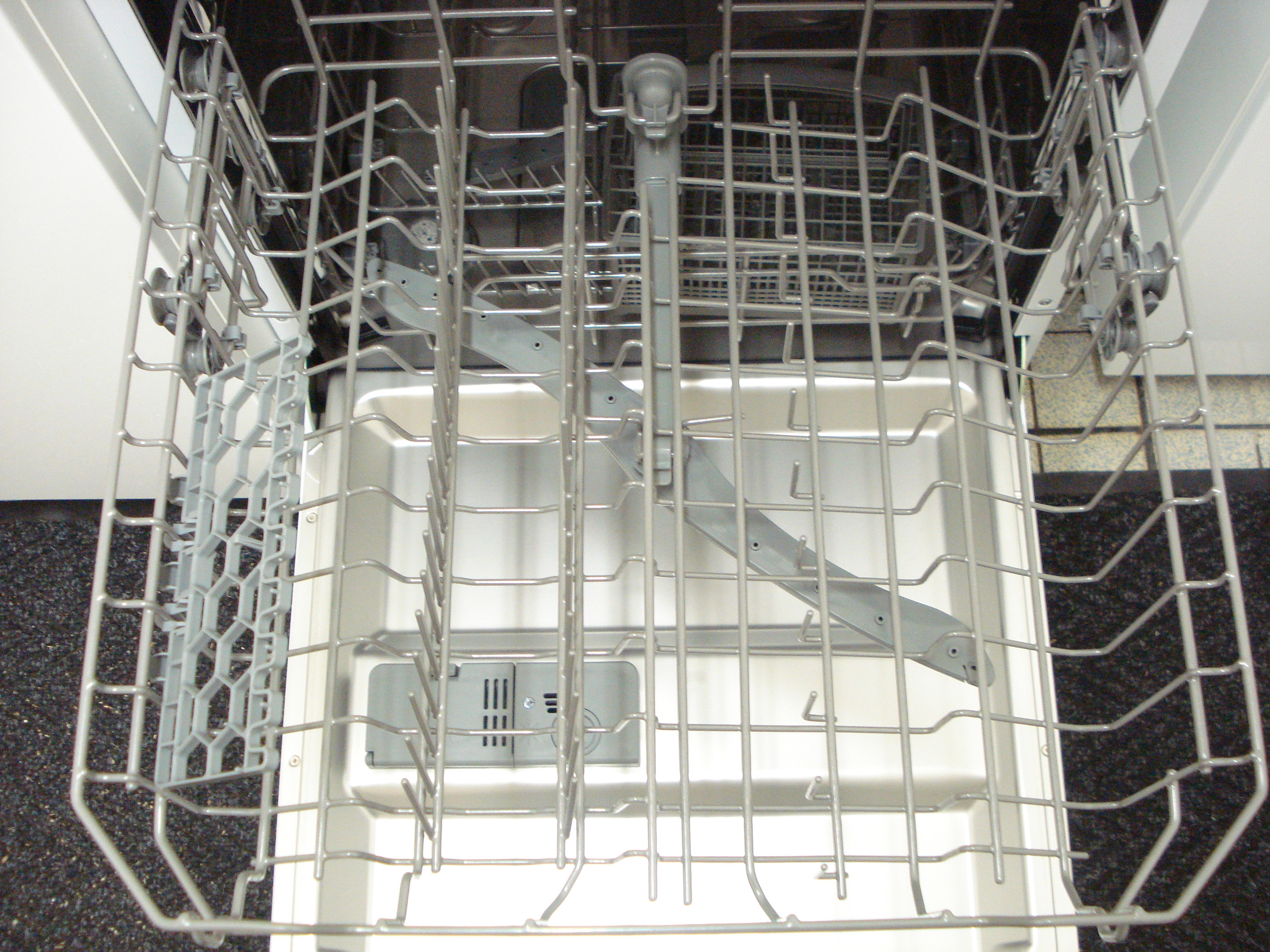 DAEWOO DDW-MQ 1211 W