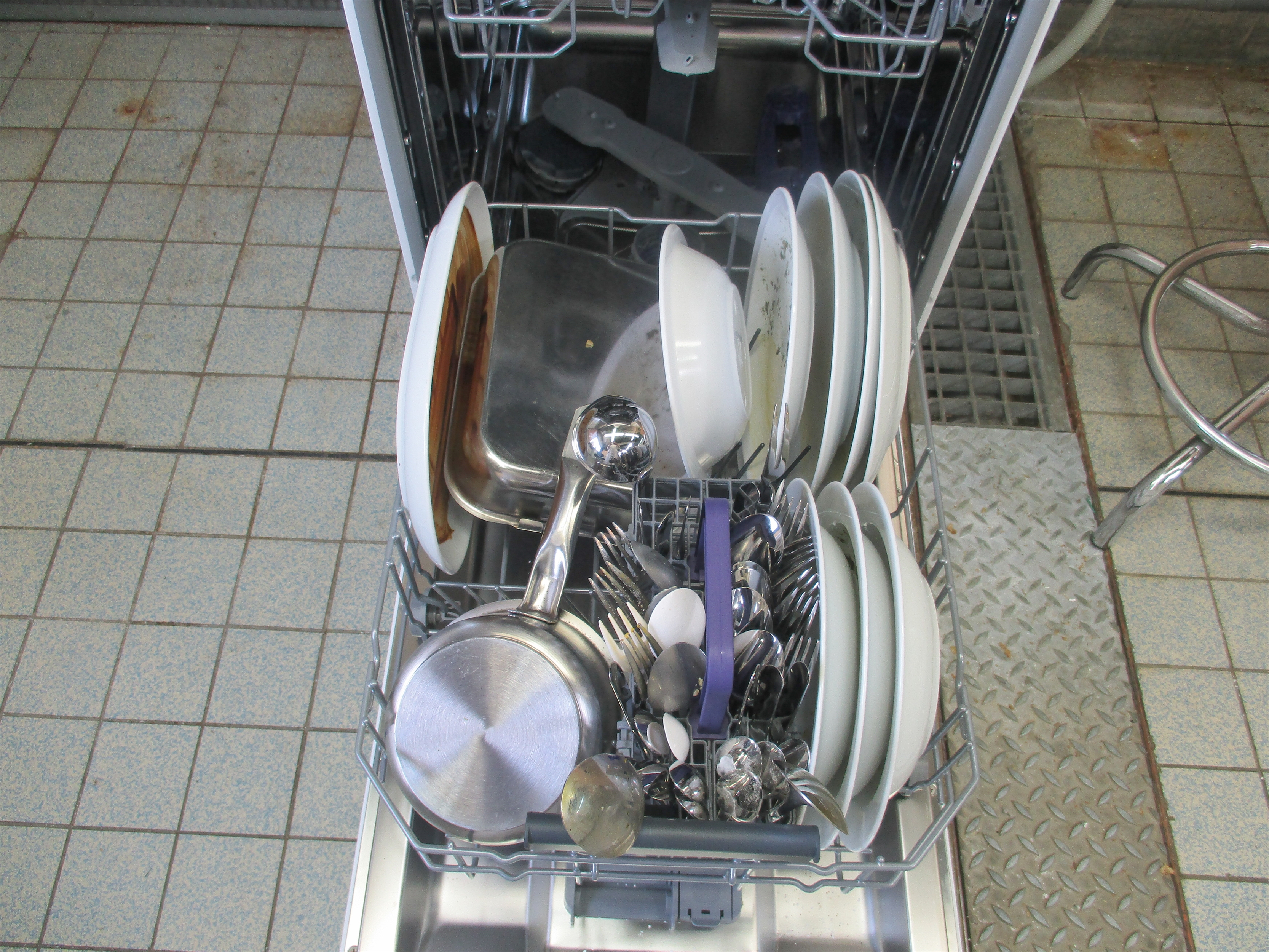 BEKO DFS28021W