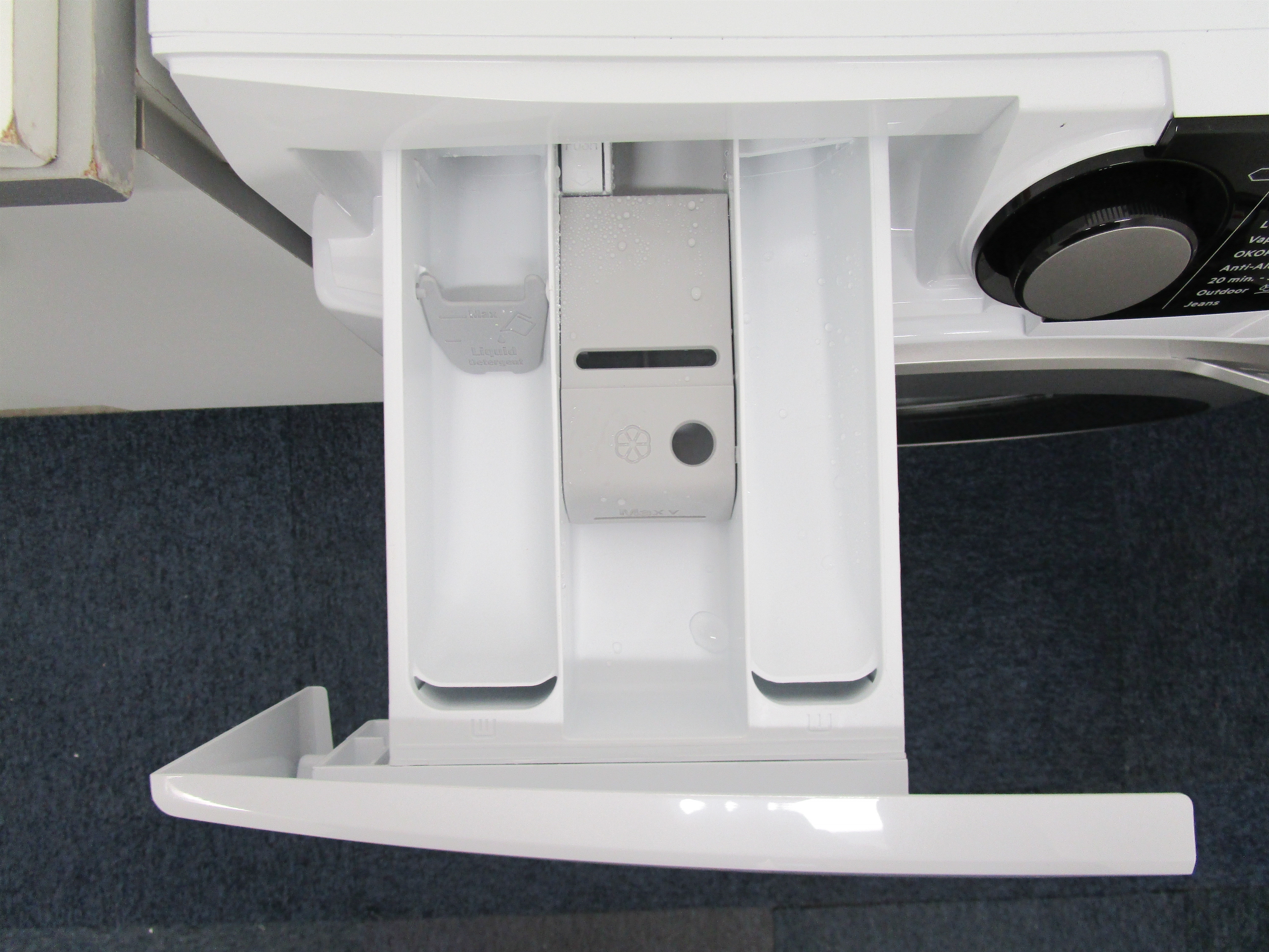 AEG L8FBE842