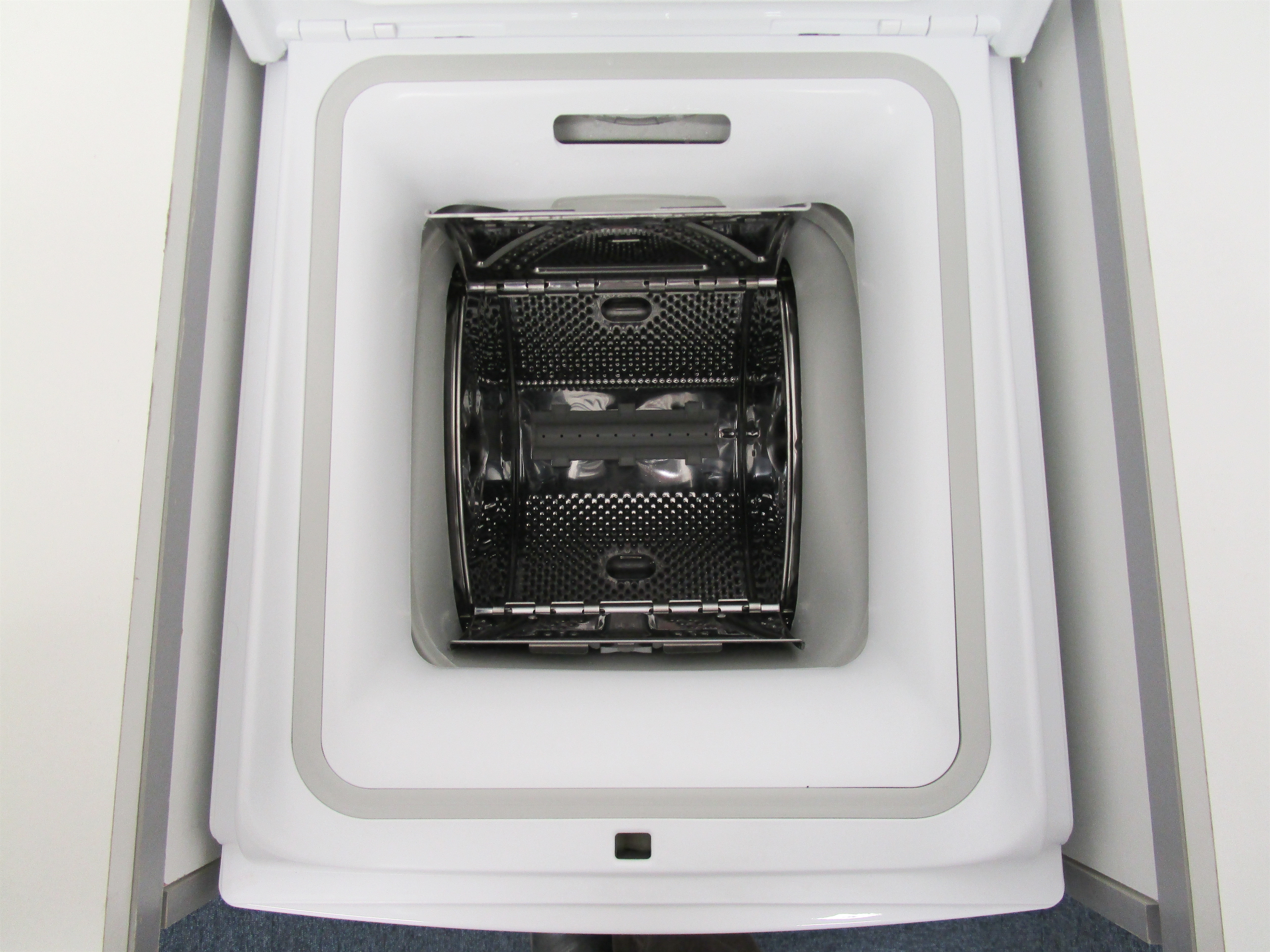 INDESIT BTW A61052 EU